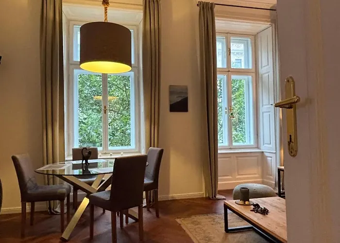 Center - Stylish 2-room *